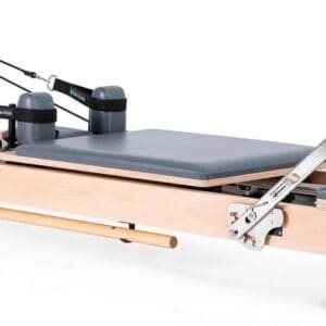 ELINA PILATES Lignum Reformer, Bois de hêtre Clair avec Protection Naturelle Contre l'eau, Repose-Pieds Quick Release et Chariot Ultra-Silencieux.